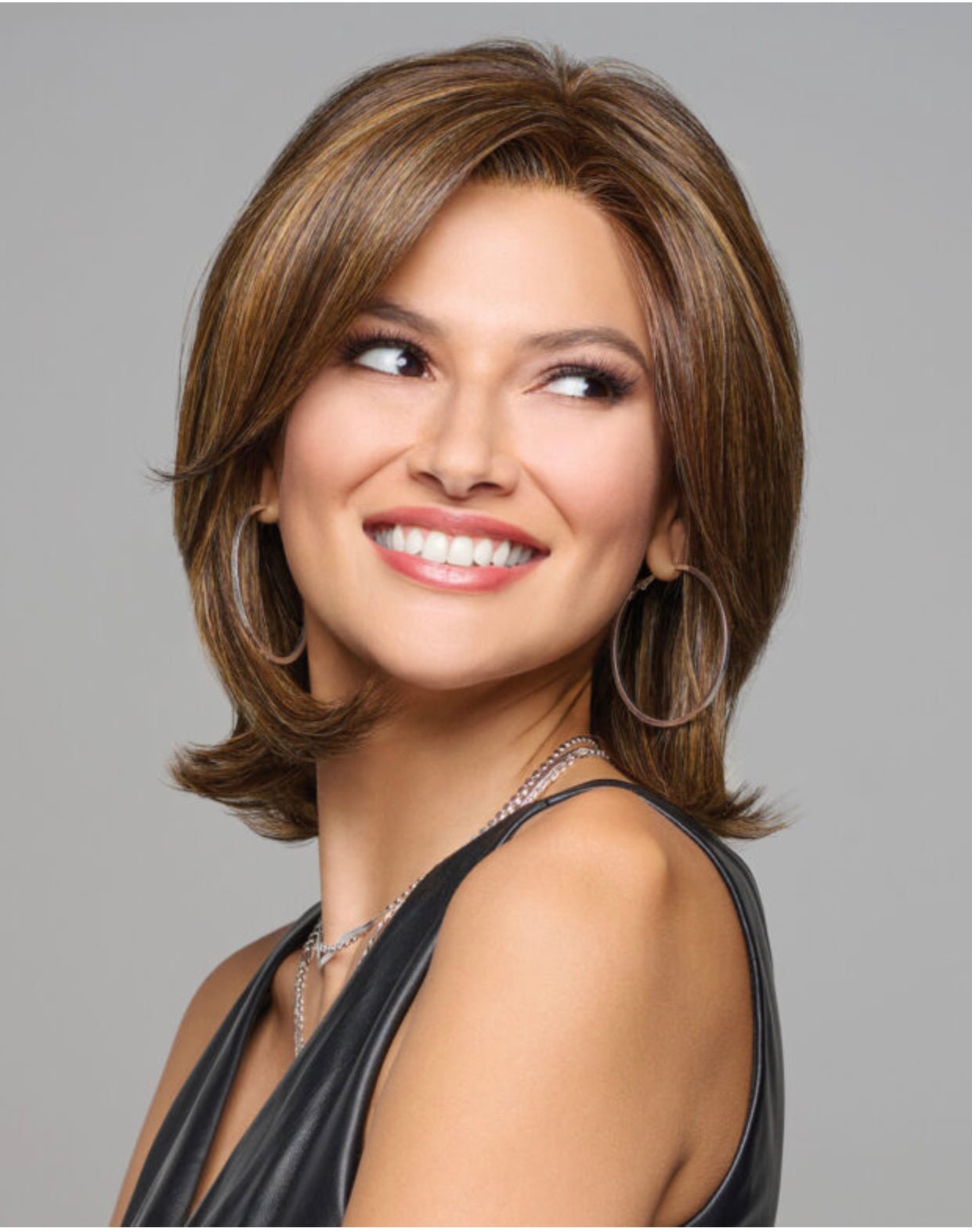 Raquel Welch Take A Bow Chin Length Layered Wig with Hand Tied Base by Hairuwear, Petite Average Cap, RL1621SS Shaded Sand